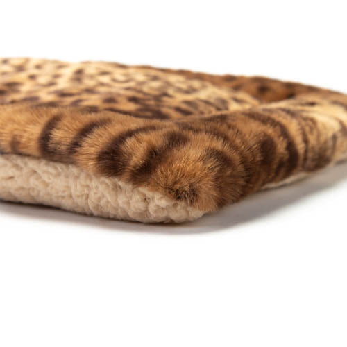 Premium Flat Bed - Tan Leopard Fur